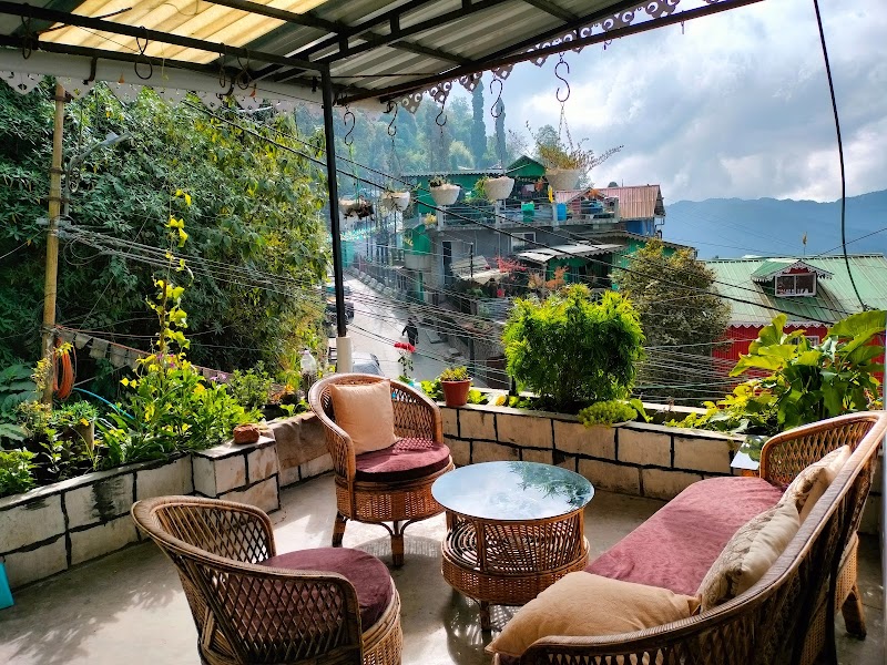 Yuma Homestay - Yuma Homestay Merry Villa, below Peace Pagoda, Rajbari, Darjeeling, West Bengal 734101, India