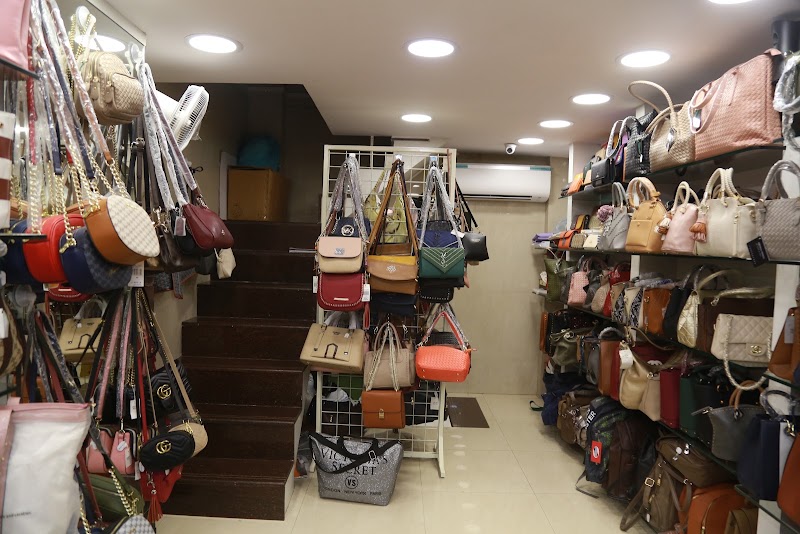 B TRENDY - B TRENDY SHOP NO 16, Hill Rd, next to ELCO MARKET, Bandra West, Mumbai, Maharashtra 400050, India