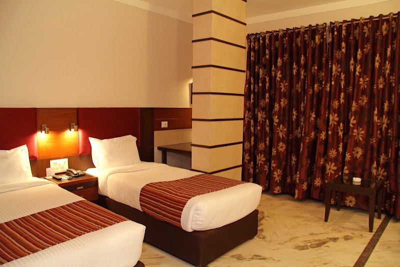 Amantra Comfort Hotel - Amantra Comfort Hotel, 5B, opp. Sahelion Ki Bari, New Fatehpura, Panchwati, Udaipur, Rajasthan 313004, India