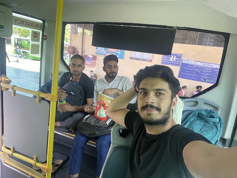 ISBT Sector 43 - ISBT Sector 43 PP8R+WVJ, 43 ISBT Rd, Sector 43, Chandigarh, 160043, India