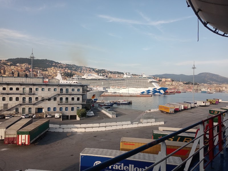 Roma Cruise Terminal - Roma Cruise Terminal, via Darsena Romana, 11, 00053 Civitavecchia RM, Italy
