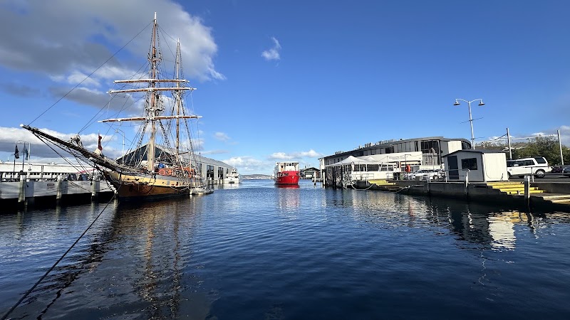 Waterfront Photo Spot (low tide only) - Waterfront Photo Spot (low tide only), Morrison St, Hobart TAS 7000, Australia