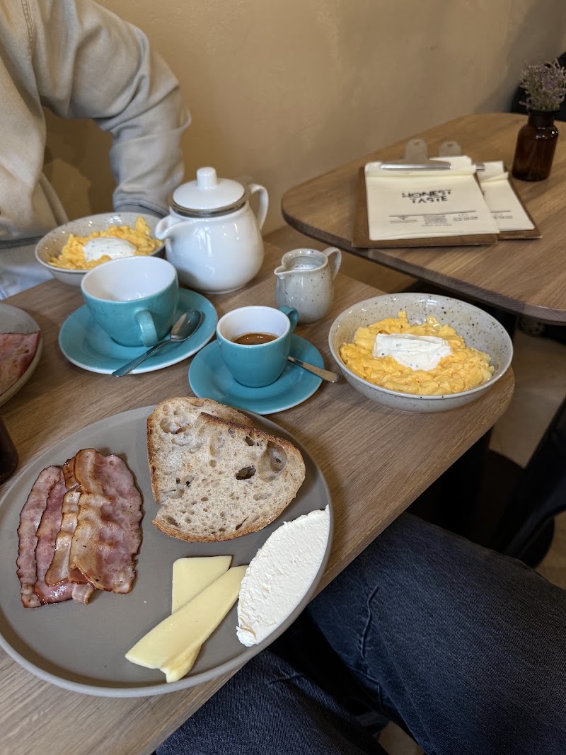 Honest Taste - Honest Taste Legerova 33, 120 00 Praha 2-Nové Město, Czechia