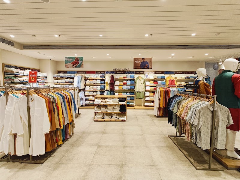 Fabindia, Bandra West - Fabindia, Bandra West, Near Tavaa Restaurant, 36-B, Turner Rd, next to Tanishq Store, TPS III, Bandra West, Mumbai, Maharashtra 400050, India