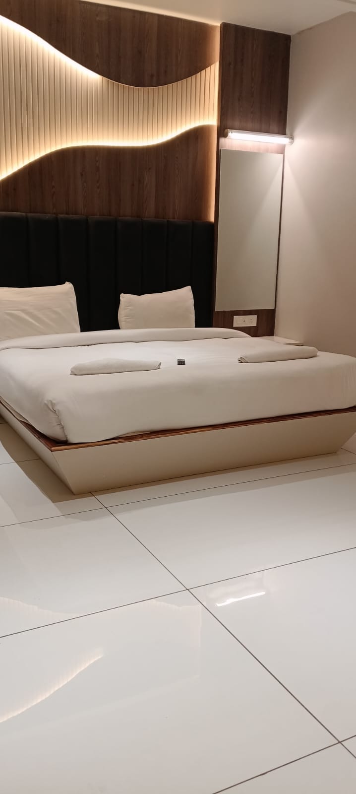 Hotel Varanasi Heritage - Hotel Varanasi Heritage B2/50A, Bhadaini, Tulsi Ghat, Assi Rd, Shivala, Varanasi, Uttar Pradesh 221001, India