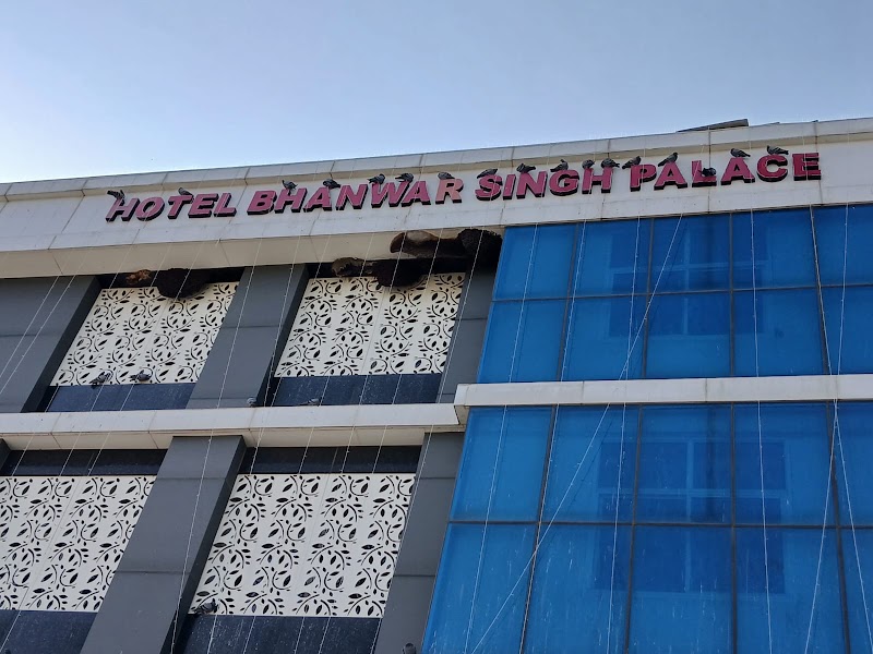 HOTEL BHANWAR SINGH PALACE - HOTEL BHANWAR SINGH PALACE, NATIONAL HIGHWAY 8, Nohariya, Kishangarh, Rajasthan 305801, India