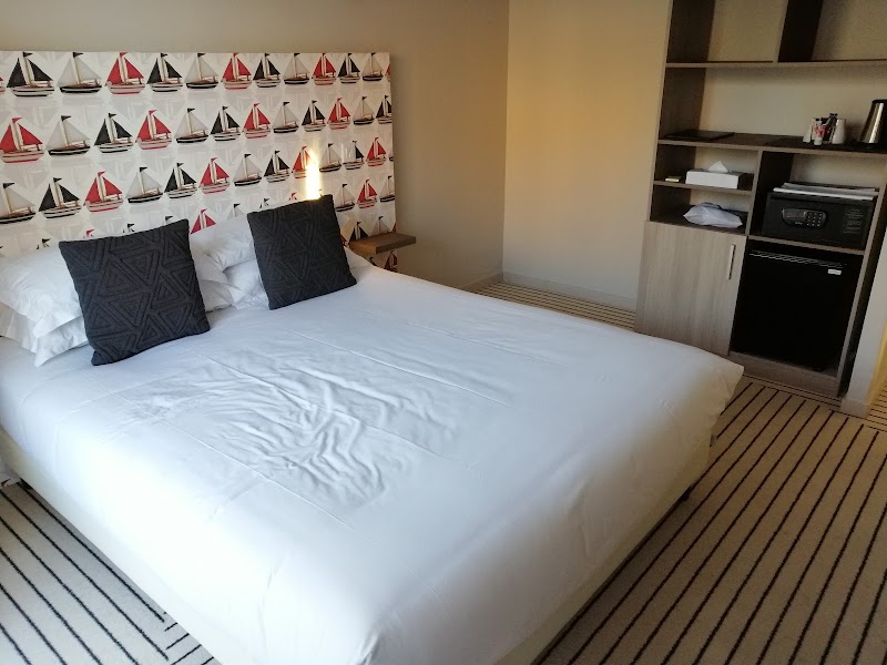 Best Western Plus Antibes Riviera - Best Western Plus Antibes Riviera 41 Av. de Nice, 06600 Antibes, France