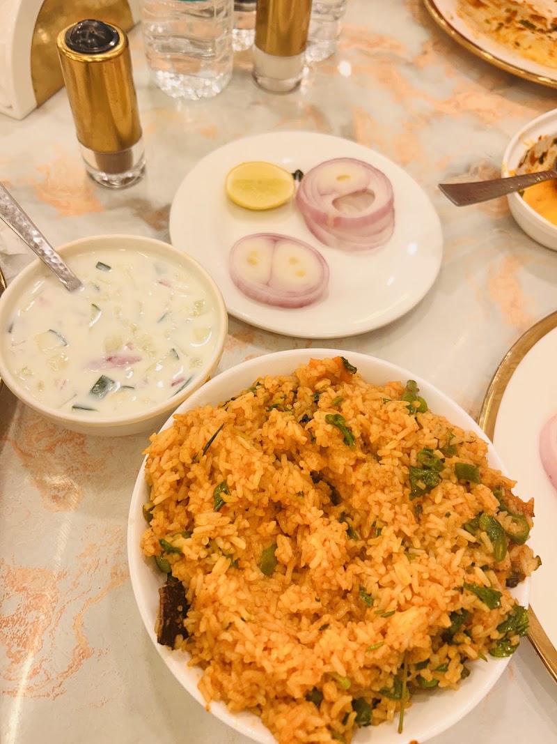 KHAN'S RESTAURANT - KHAN'S RESTAURANT R.M.C. Circle, NEAR, 2nd Main Rd, Medar Block, Yadavagiri, Mysuru, Karnataka 570001, India