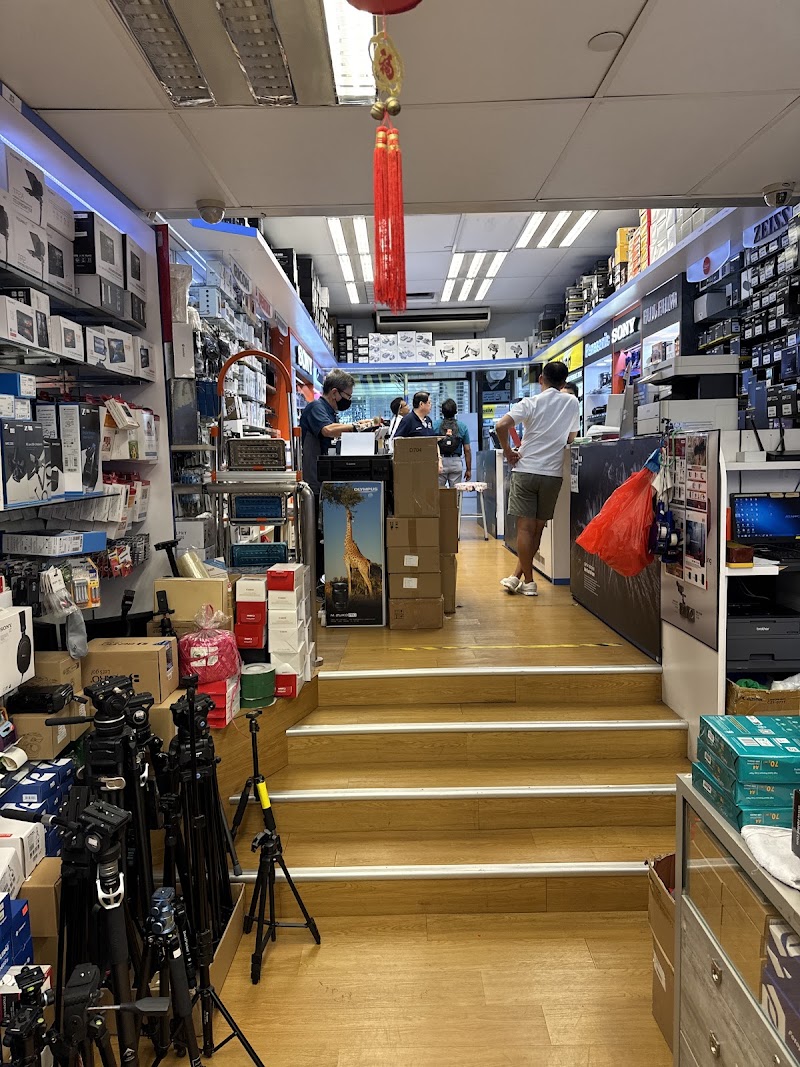 Alan Photo Pte Ltd (Sim Lim Square) - Alan Photo Pte Ltd (Sim Lim Square) 1 Rochor Canal Rd, #01-38 Sim Lim Square, Singapore 188504