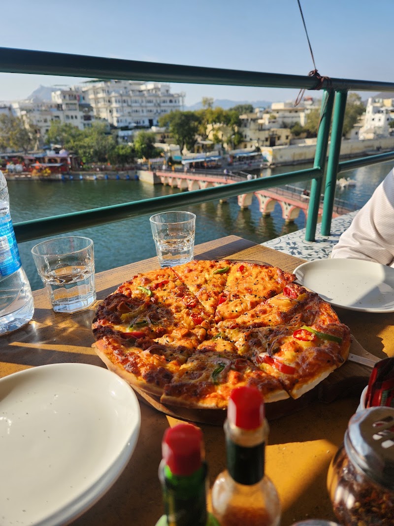 Jheel’s Ginger Coffee Bar & Bakery - Jheel’s Ginger Coffee Bar & Bakery Hotel Jheel 52 56, Gangaur Ghat Marg, Old City, Udaipur, Rajasthan 313004, India