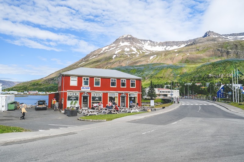 Aldan Hotel & Restaurant