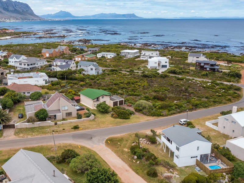 Stony Point Beach House - Stony Point Beach House, 4254 Crassula Ave, Betty's Bay, 7141, South Africa