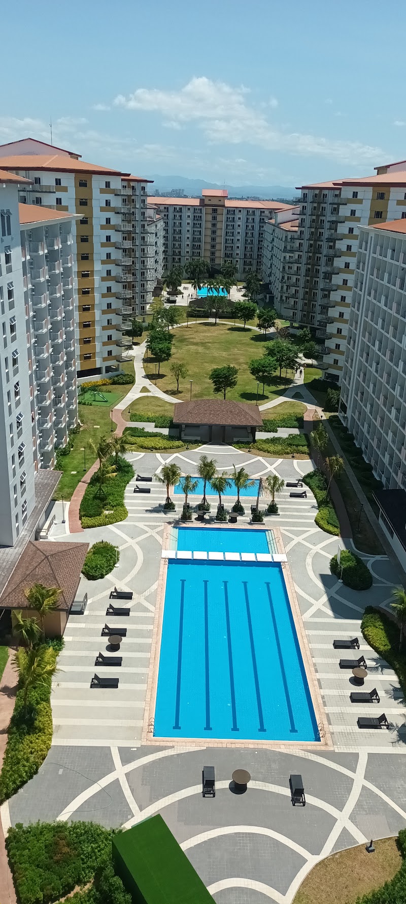 SMDC Field Residences - SMDC Field Residences, 5 Tower 4, 6 Dr Arcadio Santos Ave, Parañaque, 1700 Metro Manila, Philippines