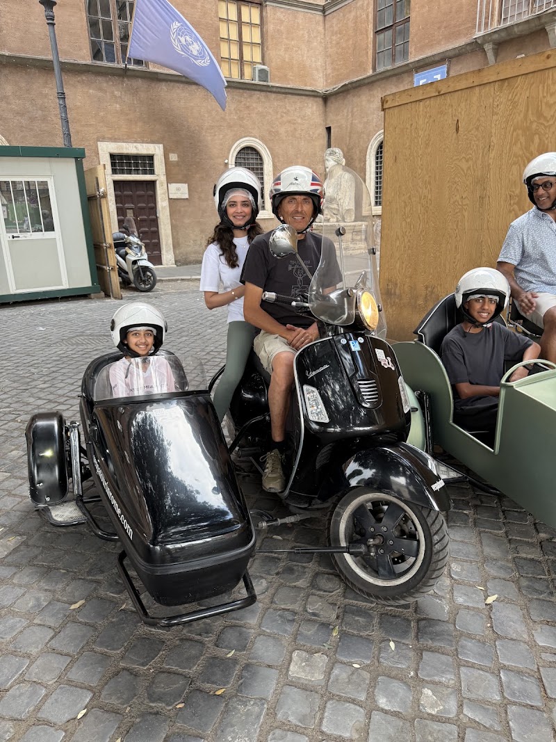 Vespa Tour In Rome | Rent a Vespa - Vespa Tour In Rome | Rent a Vespa, Via Santamaura, 21, 00192 Roma RM, Italy