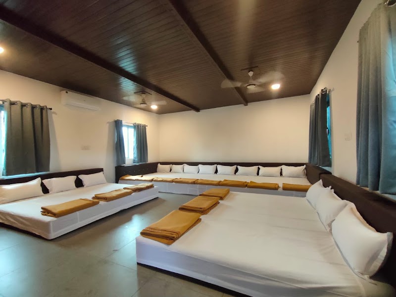 Canal Touch Resort - Canal Touch Resort Varai T. Need, Maharashtra 410201, India