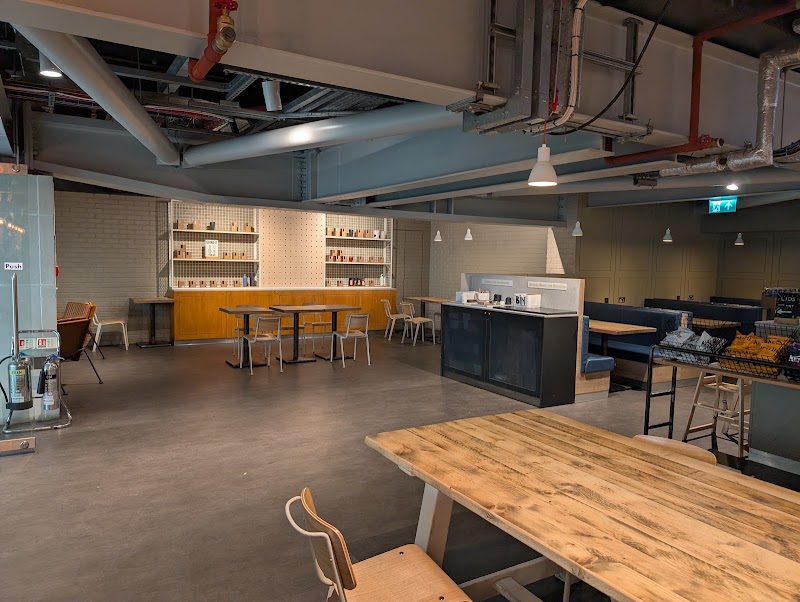 FCB Coffee Paddington Lounge - FCB Coffee Paddington Lounge Unit 22, The Lawns Paddington Station, London W2 1HB, UK