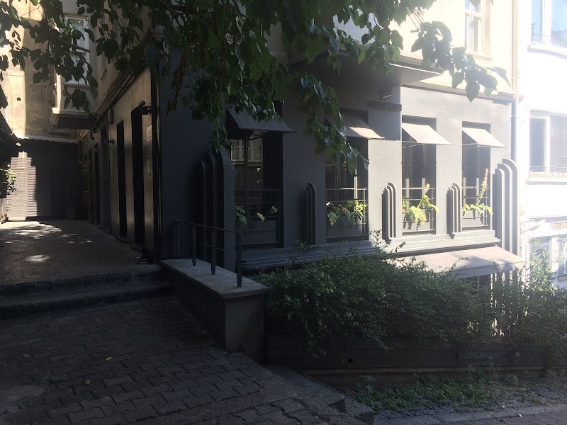 Münferit - Münferit, Firuzağa, Yeni Çarşı Cd. No:19, 34425 Beyoğlu/İstanbul, Türkiye