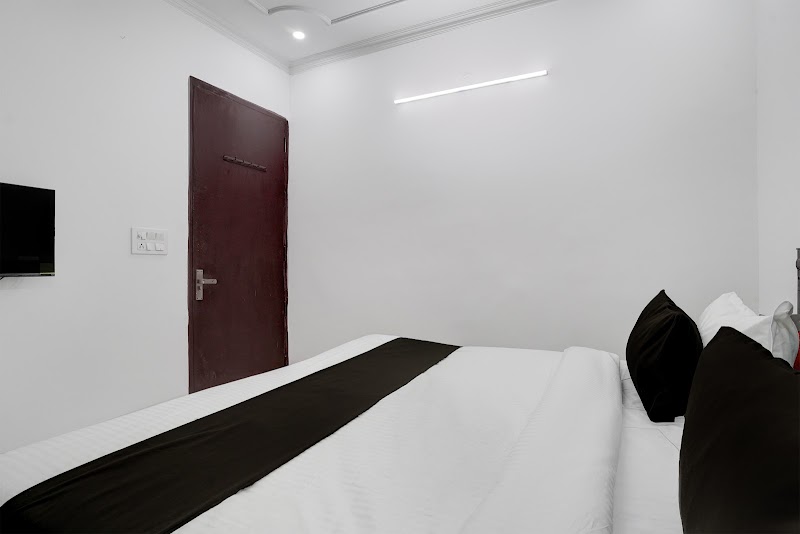 Super Townhouse by OYO Sector 46 Huda Market - Super Townhouse by OYO Sector 46 Huda Market, Plot No. 2529, Phase 2, Urban Estate, Sector 46, Gurugram, Haryana 122001, India