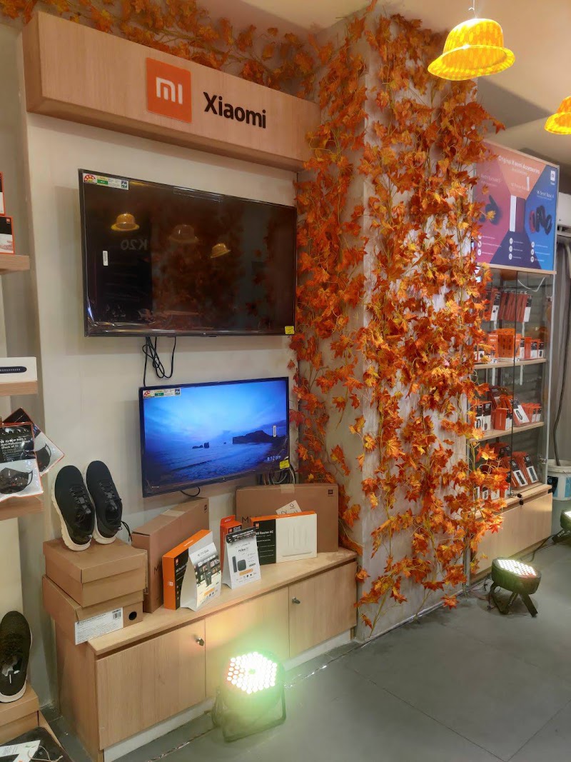 MI STORE - MI STORE, V9WW+46H, Gauri Shankar Mandir Rd, Raigarh, Chhattisgarh 496001, India