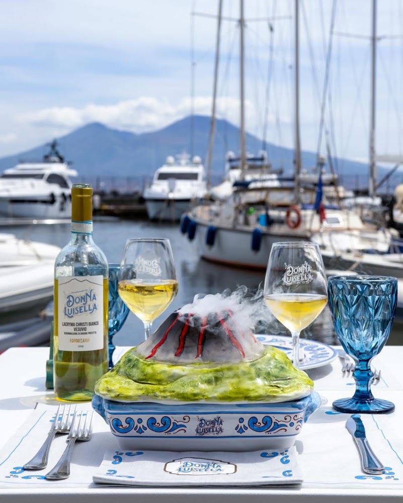 Donna Luisella | Ristorante Borgo Marinari Napoli - Donna Luisella | Ristorante Borgo Marinari Napoli, Piazzetta Marinari, 3, 80132 Napoli NA, Italy