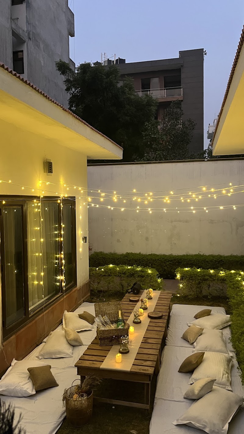 R Cottages- Mini Retreat Near New Delhi Airport - R Cottages- Mini Retreat Near New Delhi Airport D-32, Nangal Dewat, Sector D, Vasant Kunj, New Delhi, Delhi 110070, India