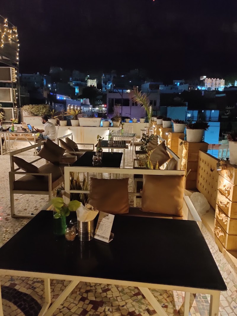 Musafir Cafe & Restaurant - Musafir Cafe & Restaurant The Hosteller, Fort Rd, Killi Khana, Sodagaran Mohalla, Jodhpur, Rajasthan 342001, India