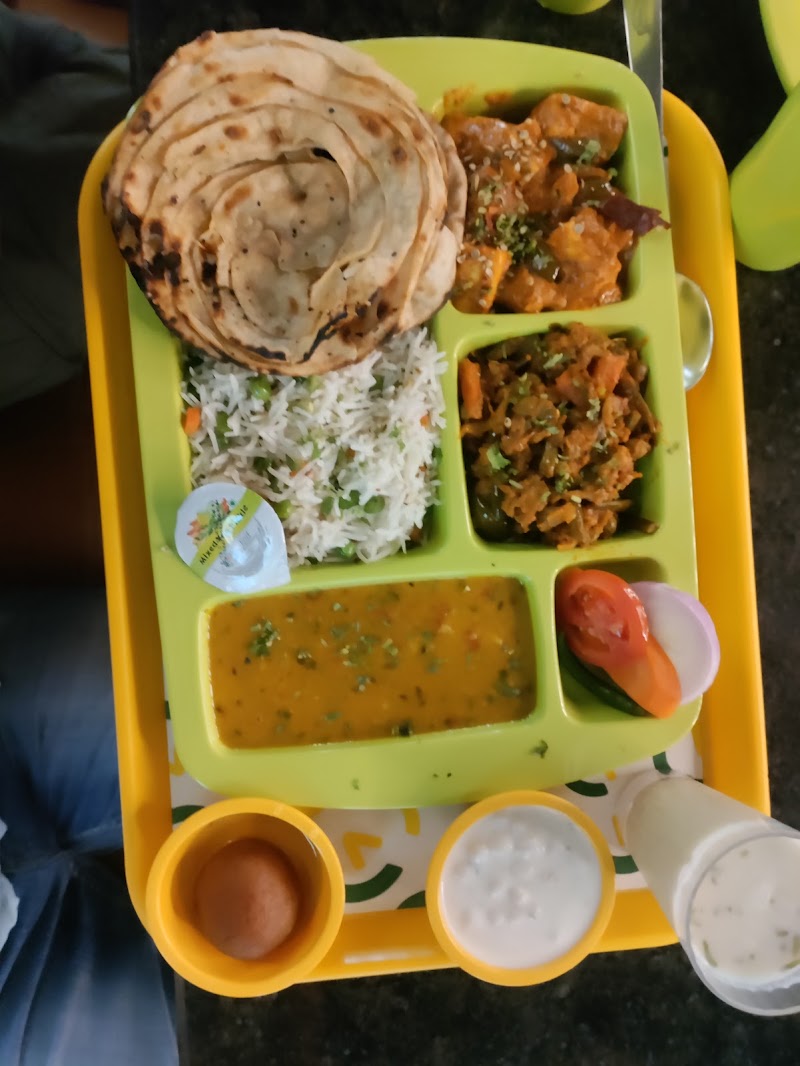 Veggie Veg - Veggie Veg 1st Floor, 142/32, Mahatma Gandhi Marg, Civil Lines, Prayagraj, Uttar Pradesh 211001, India