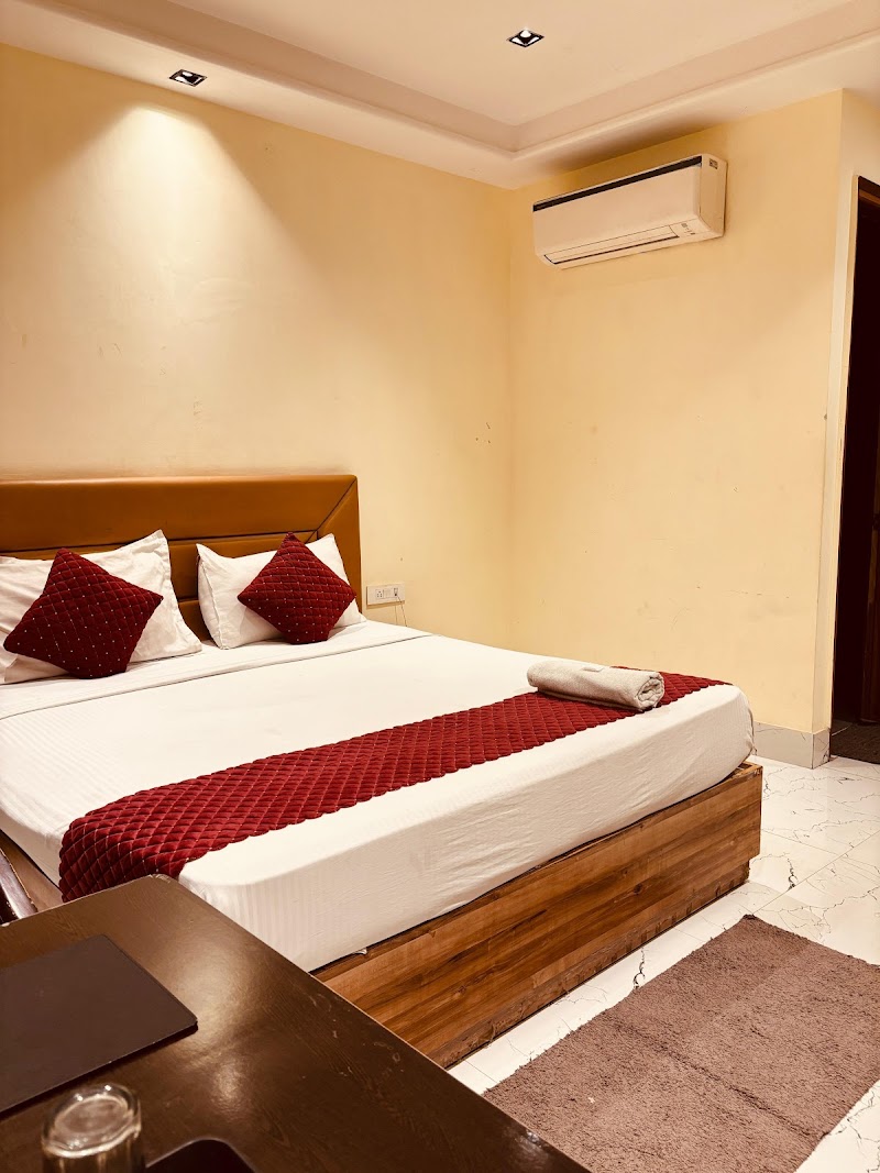 Hotel Goodluck House Near Delhi Airport - Hotel Goodluck House Near Delhi Airport A-44 Raod No. 4, Street No. 9, Block B, Mahipalpur Extension, Mahipalpur, New Delhi, Delhi 110037, India