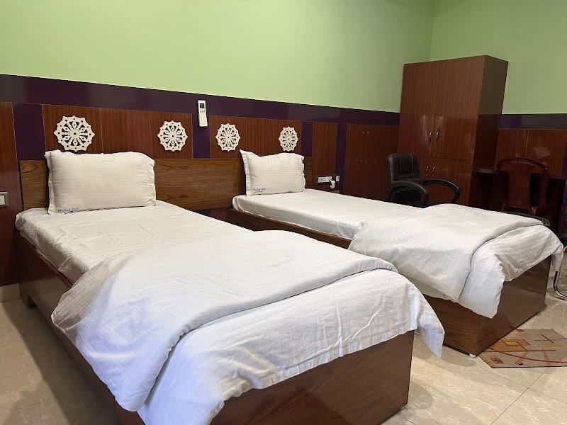 Hotel 707 Bhubaneswar - Hotel 707 Bhubaneswar Lewis Rd, Nageswar Tangi, Old Town, Bhubaneswar, Odisha 751002, India