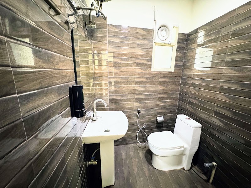 Backpacker's Nest Hotel - Backpacker's Nest Hotel, Near R S Towers, Hall Bazar, Katra Ahluwalia, Amritsar, Punjab 143006, India