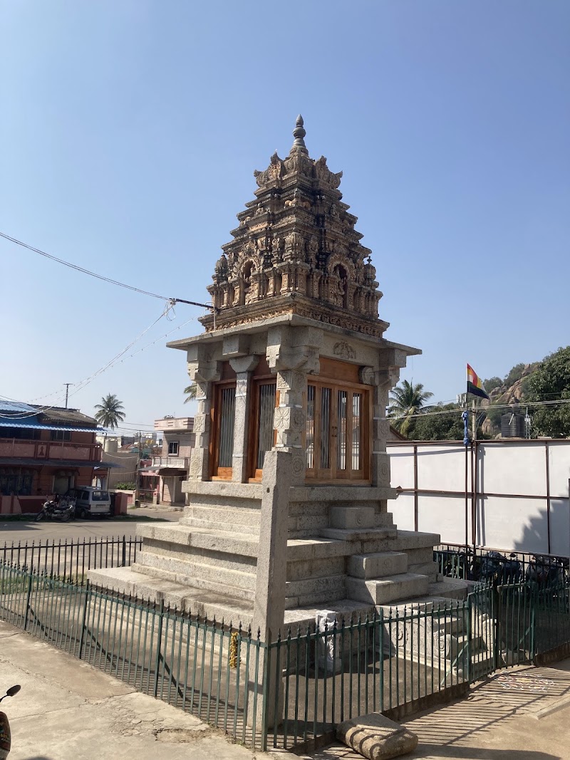 Shravanabelagola - Shravanabelagola, VF4P+VVM, Bhagawan Bahubali Street, Shravanbela Gola (Rural), Karnataka 573135, India