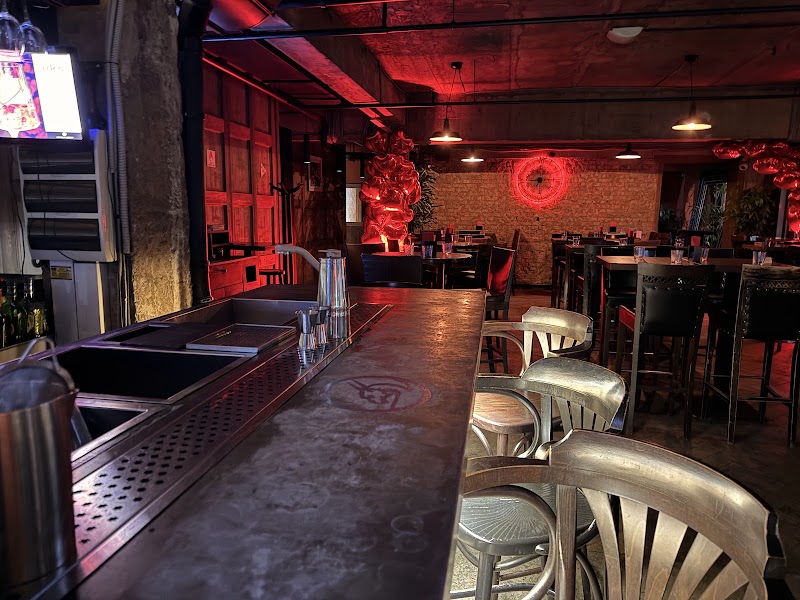 Barmaglot Bar - Barmaglot Bar, ул. Сатпаева, 3, Valikhanov St 170, Almaty 050000, Kazakhstan