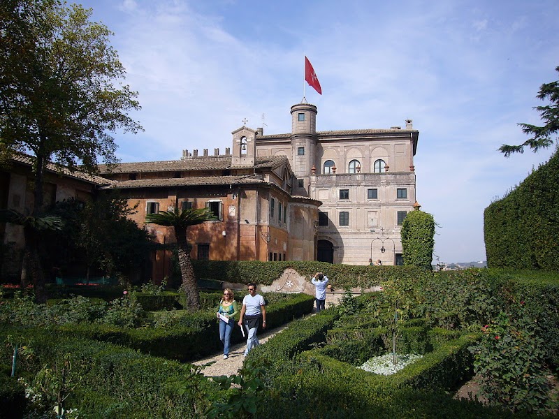 Piazza dei Cavalieri di Malta - Piazza dei Cavalieri di Malta, 00153 Roma RM, Italy