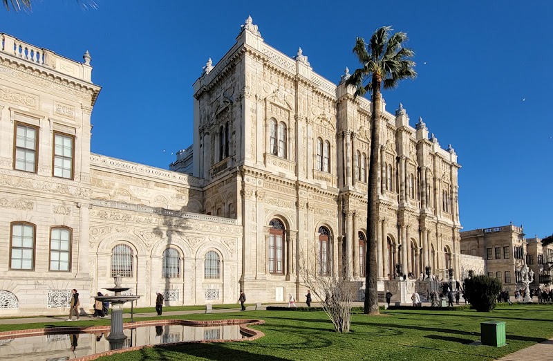 Dolmabahçe Palace - Dolmabahçe Palace, Vişnezade, Dolmabahçe Cd. No:2, 34357 Beşiktaş/İstanbul, Türkiye