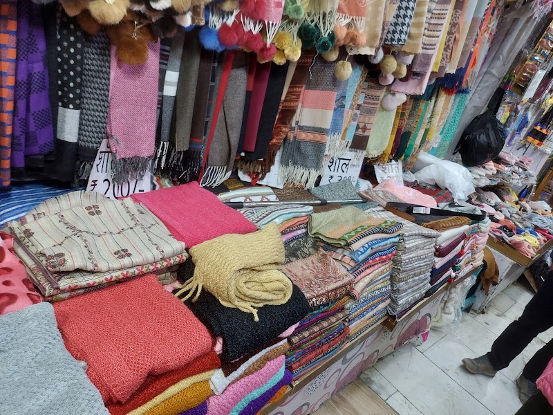 TIBETAN MARKET - TIBETAN MARKET 9FQ3+PH6, Ayarpatta, Nainital, Uttarakhand 263001, India