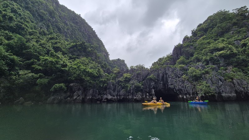 Dark Cave - Dark Cave, R32W+5V7, Cat Hai, Hai Phong, Vietnam