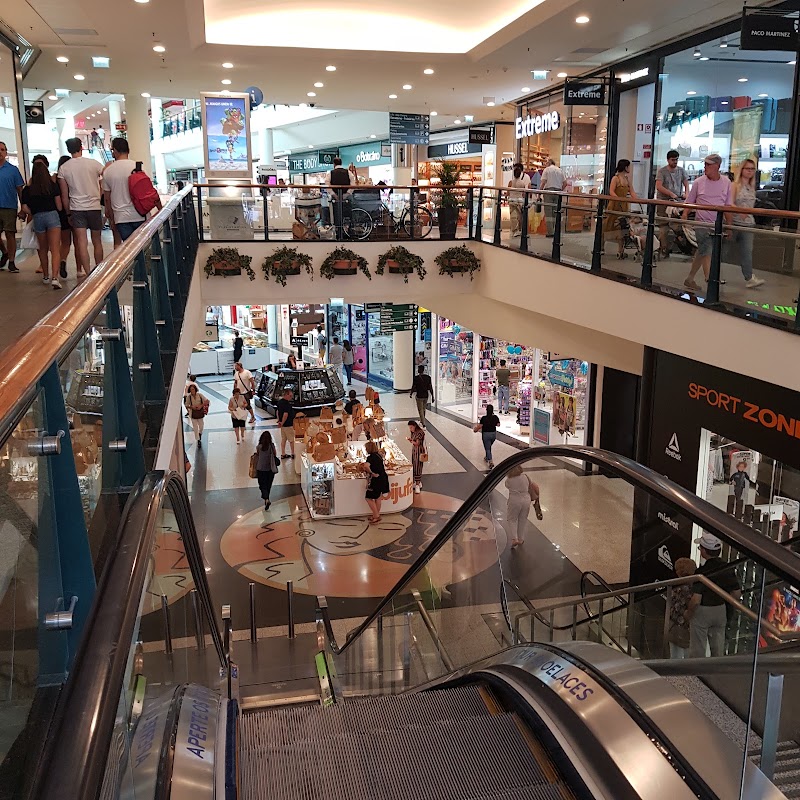 ViaCatarina Shopping - ViaCatarina Shopping, R. de Santa Catarina 312 a 350, 4000-443 Porto, Portugal