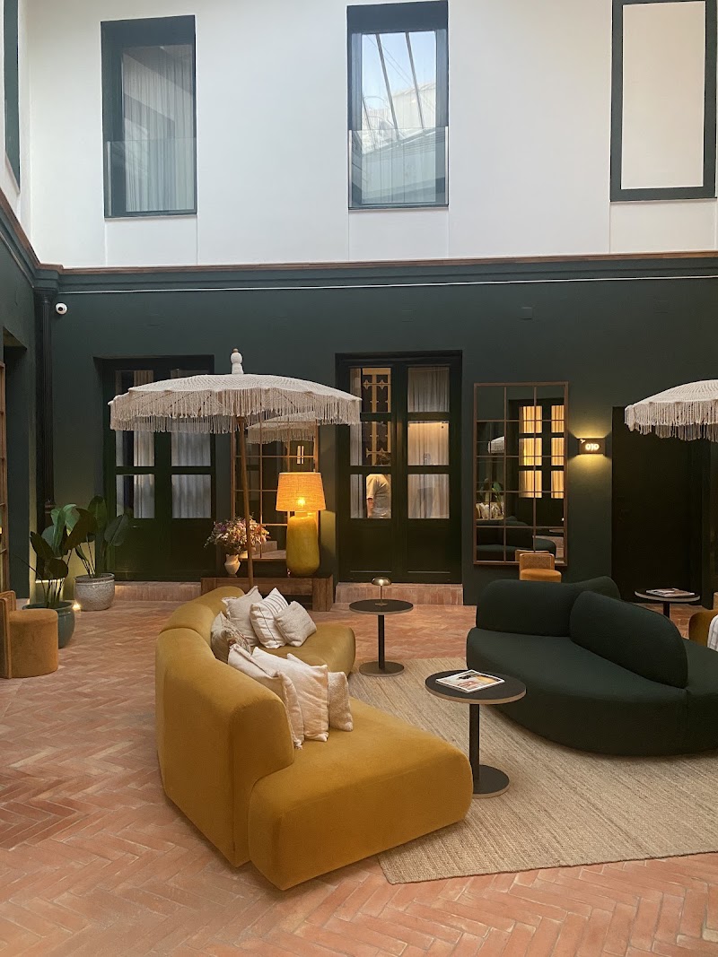 Hotel Cetina Sevilla - Hotel Cetina Sevilla C. Puente y Pellón, 22, Casco Antiguo, 41004 Sevilla, Spain