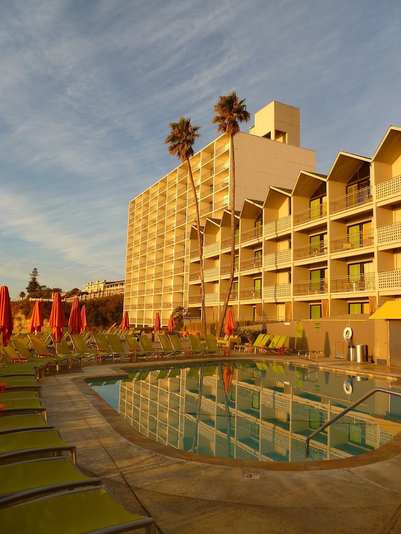 Dream Inn - Dream Inn 175 W Cliff Dr, Santa Cruz, CA 95060, USA