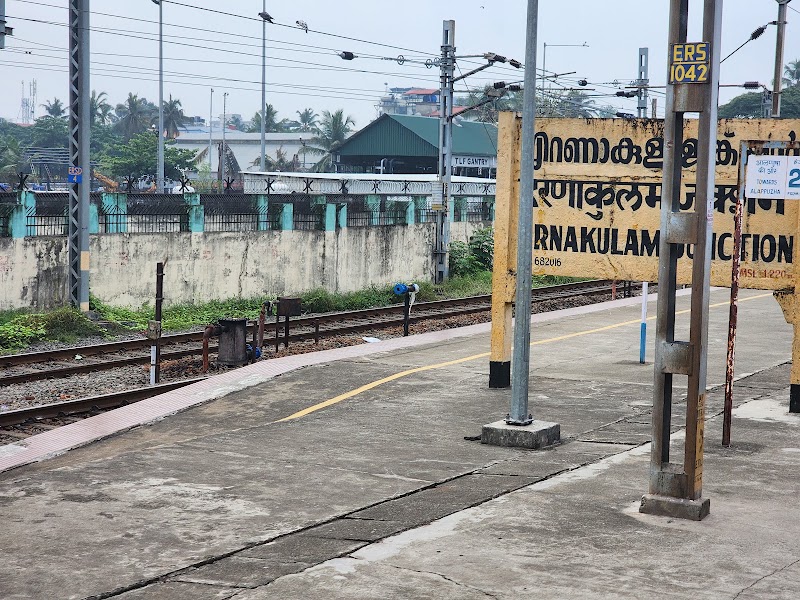 Ernakulam Junction - Ernakulam Junction S Railway Station Rd, Ernakulam South, Kochi, Kerala 682011, India