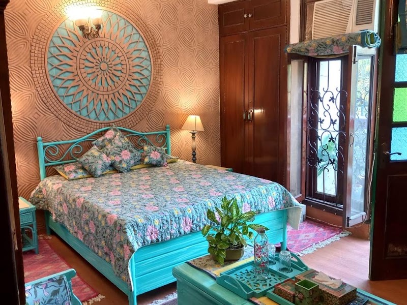On The House - Bed and Breakfast (2nd Floor) - On The House - Bed and Breakfast (2nd Floor) B-4/120 2nd floor, B4 Block, Safdarjung Enclave, New Delhi, Delhi 110029, India
