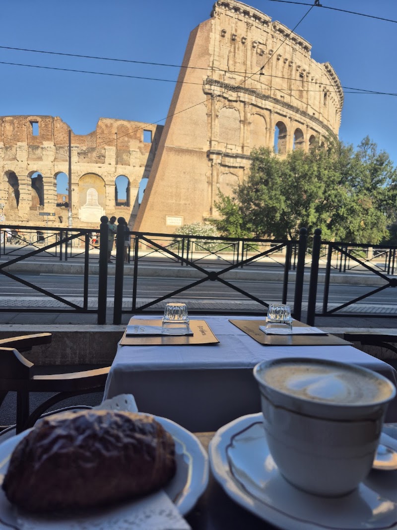 Ristorante Caffè Martini - Ristorante Caffè Martini P.za del Colosseo, 3, 00184 Roma RM, Italy