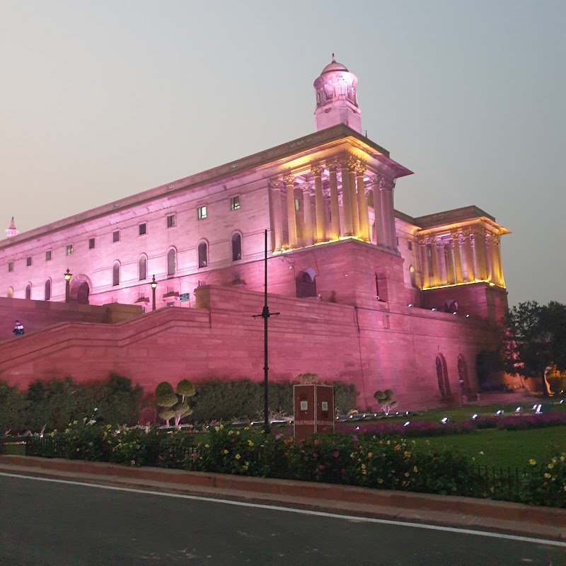 Central Secretariat Metro Gate 1 - Central Secretariat Metro Gate 1 1, Rafi Ahmed Kidwai Marg, Area, Central Secretariat, Delhi, New Delhi, Delhi 110001, India