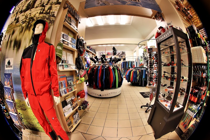 Hanibal Sport - Hanibal Sport, 16, Korunní 732, 120 00 Praha 2-Vinohrady, Czechia