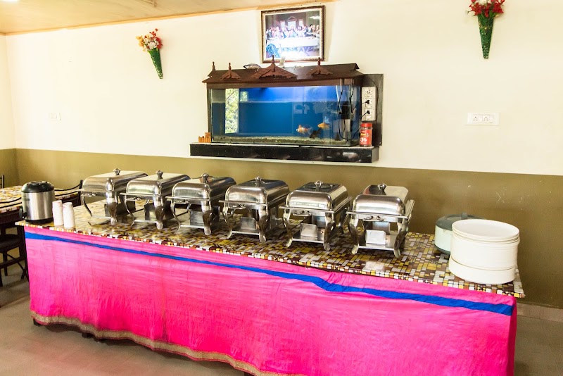 Munnar group booking - Munnar group booking, road, Silent Valley, Munnar, Kerala 685612, India