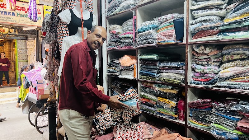 Chickpet street shopping - Chickpet street shopping Chickpet Rd, Huriopet, Chickpet, Bengaluru, Karnataka 560053, India