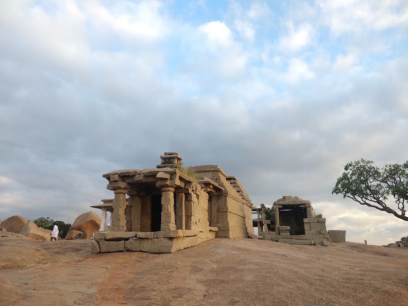 Sri Guddada Moola Virupaksha Gudi - Sri Guddada Moola Virupaksha Gudi 8FP5+2WP, Hampi, Karnataka 583239, India
