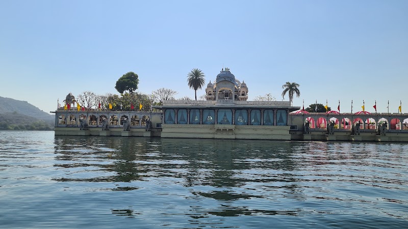 Pichola Lake, Udaipur - Pichola Lake, Udaipur HMCM+Q98, Pichola, Udaipur, Rajasthan 313004, India