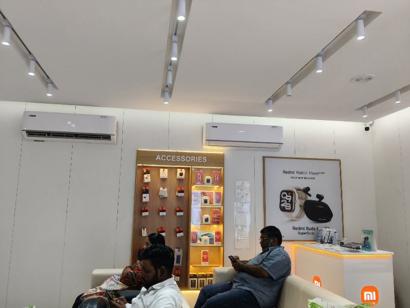 Mi service center - Mi service center, second floor shop no. 5, shraavya Enterprises, Mahalaxmi complex, Moulipara, Telibandha, Raipur, Chhattisgarh 492001, India