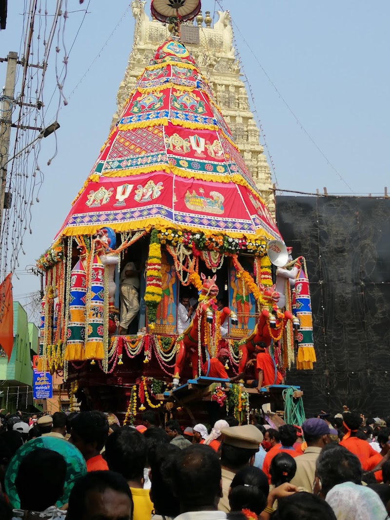 Sri Thalpagiri Ranganatha Swamy Temple - Sri Thalpagiri Ranganatha Swamy Temple 7/5/426, Yadava St, Ranganaykulapet, Nellore, Andhra Pradesh 524001, India